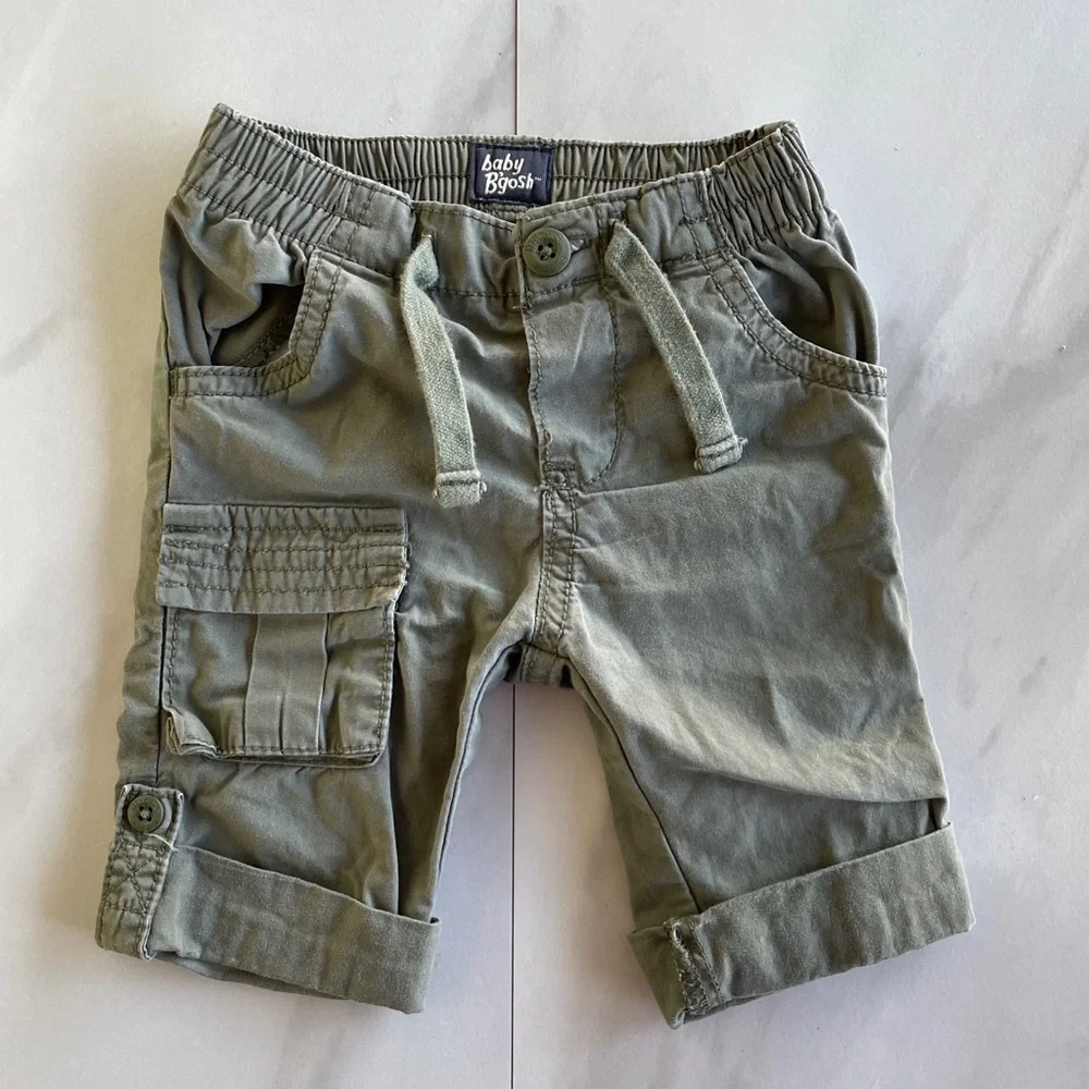OshKosh Baby B’Gosh khaki cargo pants 6 mo.
